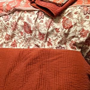 Pottery Barn queen duvet cover, quilt, and shams
